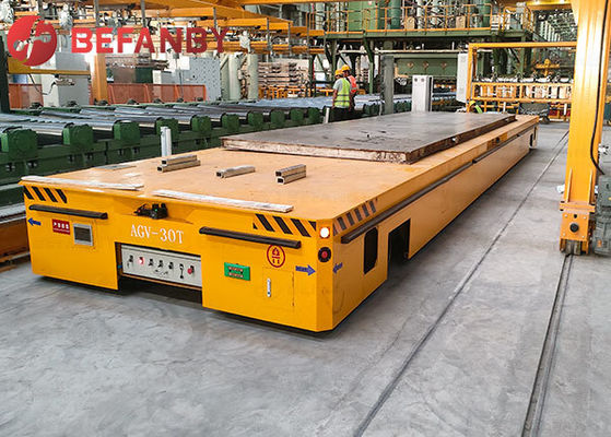 Véhicule à guidage automatique sans rail télécommandé pour charges lourdes de 30 tonnes