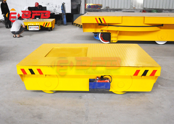 Chariots adaptés aux besoins du client à transfert de moteur à engrenages de couleur sur des rails 10 tonnes